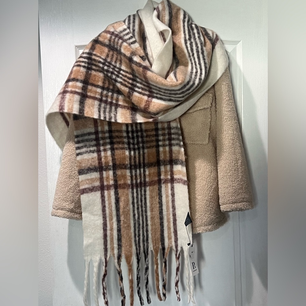 PIA Rossini beige scarf